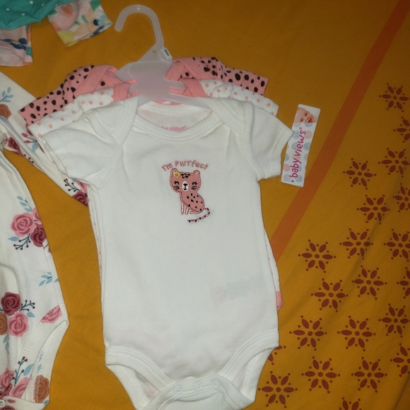 Baby girl outfit bundle - Picture 5 of 7